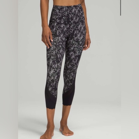 Lululemon Wunder Under Scalloped Hem High-Rise Crop 23" Full-On Luxtreme - Picture 2 of 10